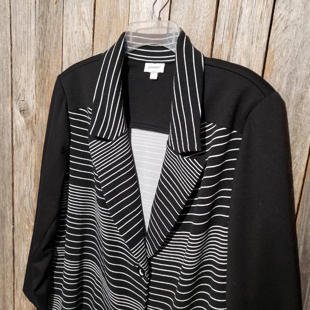 Avenue 22 24 2X Jacket Blazer Black White Striped Knit Office Minimalist Stretch